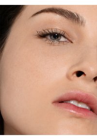 Milani 2-IN-1 FOUNDATION + CONCEALER - Base de maquillaje - nude