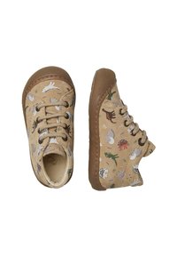 Tan sneakers met een dinosaurussenpatroon, brown rubberen zolen, ronde neuzen en bruine veters. De stof heeft een zachte textuur met levendige accenten.