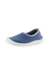 Scarpa slip-on blu con tomaia in tessuto liscio, suola in gomma bianca e cuciture arancioni a contrasto lungo il bordo. Design comodo e leggero.