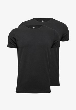 To sorte bomulds T-shirts, kortærmede, rund hals, glat tekstur og uden synlige mønstre eller detaljer. Enkel, klassisk design.