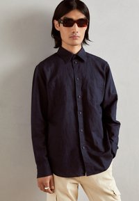 Esprit - SOLID SHIRT REGULAR FIT - Krekls - navy Miniatūras attēls 1