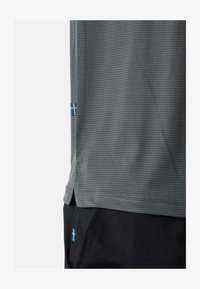 Ausgewählt, dusty green