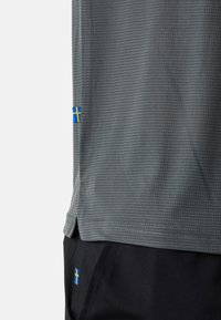 ULTRA LIGHT LS TEE II - Langærmet T-shirt - dusty green