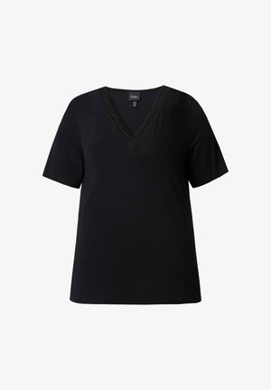 Sort kortærmet top med V-udskæring og struktureret kant rundt om halsudskæringen. Fremstillet af blødt stof med en afslappet pasform. Ingen synlige mønstre.