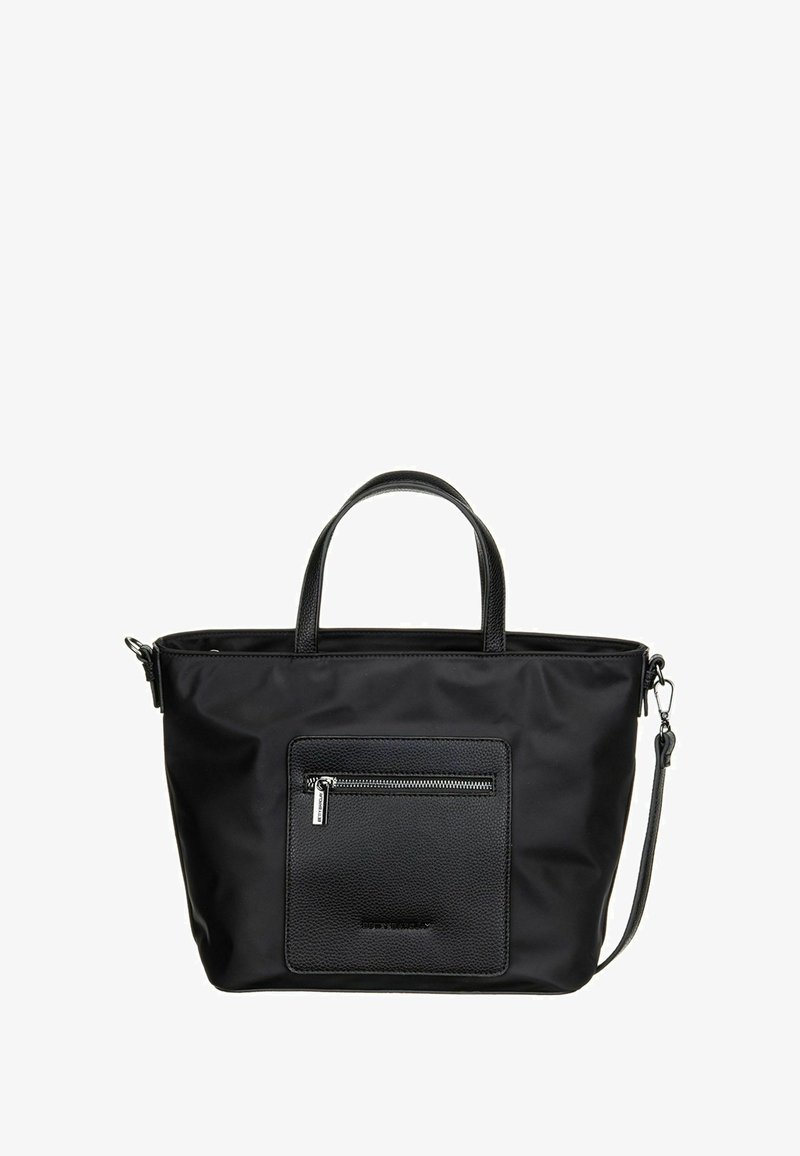 Sac fourre-tout noir avec deux poignées courtes, bandoulière longue détachable, et une poche avant zippée avec détail texturé.
