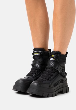 Buffalo, Bottines à plateau - black