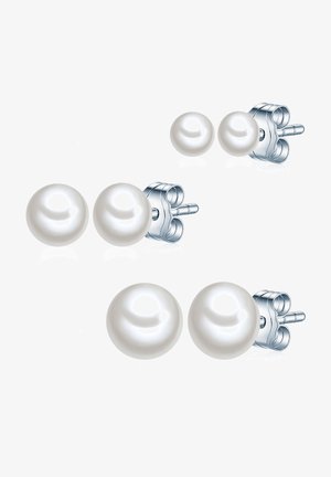 Pendientes de perlas con perlas redondas, lisas y blancas; respaldo de metal color plata; incluye dos pares de diferentes tamaños para mayor versatilidad.