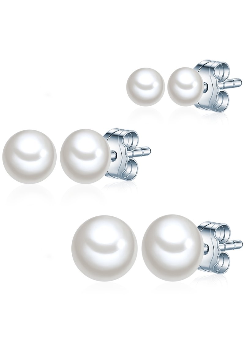 Pendientes de perlas con perlas redondas, lisas y blancas; respaldo de metal color plata; incluye dos pares de diferentes tamaños para mayor versatilidad.