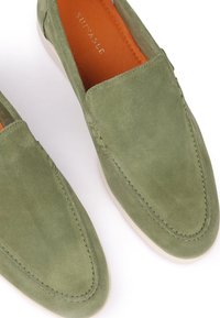 Suitable LOAFERS - Mocassins - grün