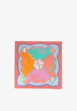 Foulard carré avec bord corail, sections en bleu pastel, rose, sarcelle, orange, et texte en cursive "Kurt Geiger" en plusieurs couleurs autour d'un motif central de nœud.