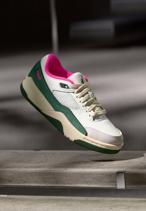 JORDAN FLIGHT COURT - Tenisky - sail/pink blast/fir/coconut milk