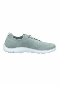 Chaussure de sport tricotée gris clair avec semelle blanche flexible, languette au talon et devant à lacets, vue de côté gauche.