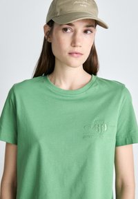 GANT TONAL SHIELD - Basic póló - seacrest green
