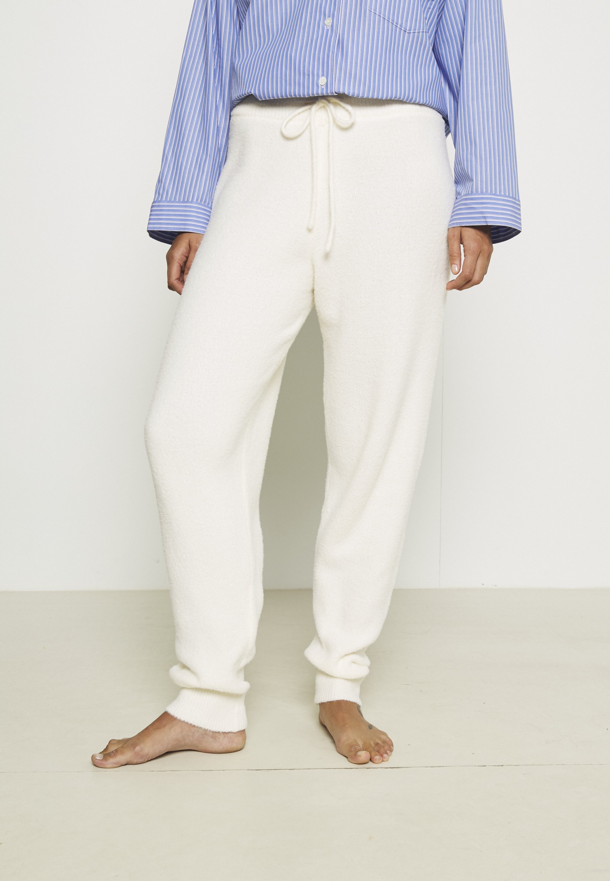 JOGGER FLUFFY - Pyjama bottoms - white 
