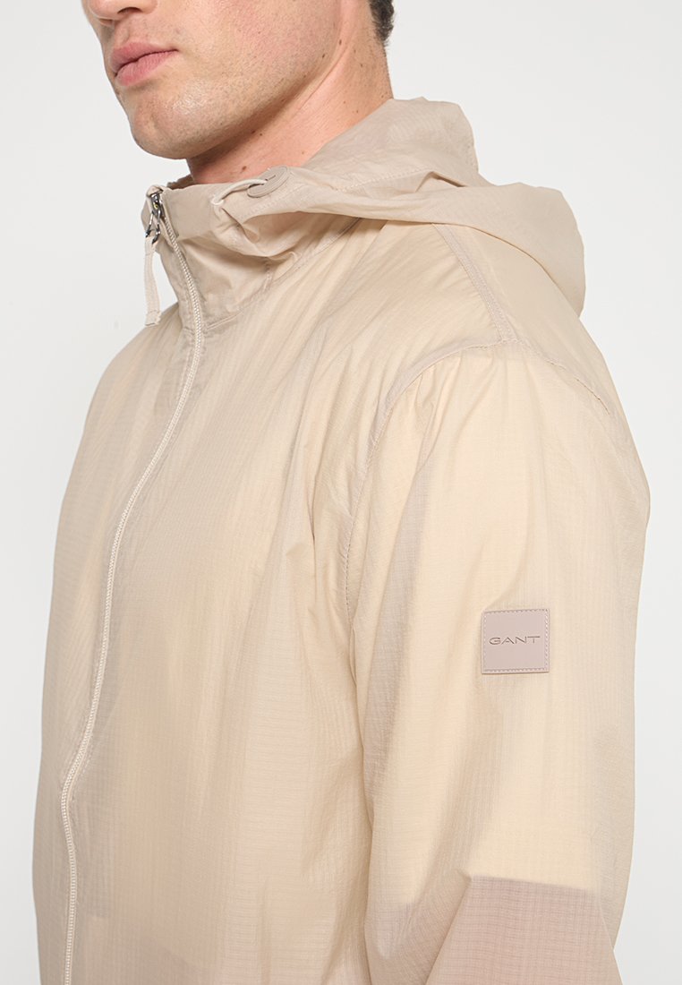 Leichte Jacke