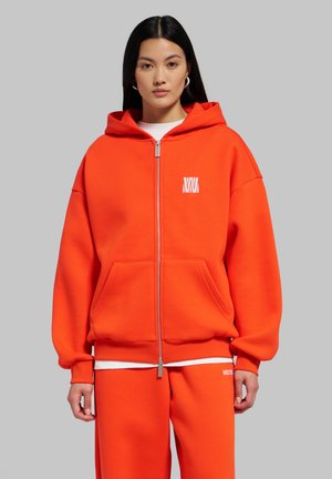 WRSTBHVR, WRSTBHVR ZIP JACKET DIAGO V3 HOODED ZIP JACKET UNISEX - Φούτερ με φερμουάρ - cherry tomato
