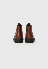 Jack & Jones JFWHOSKINS - Klasične gležnjače - cognac