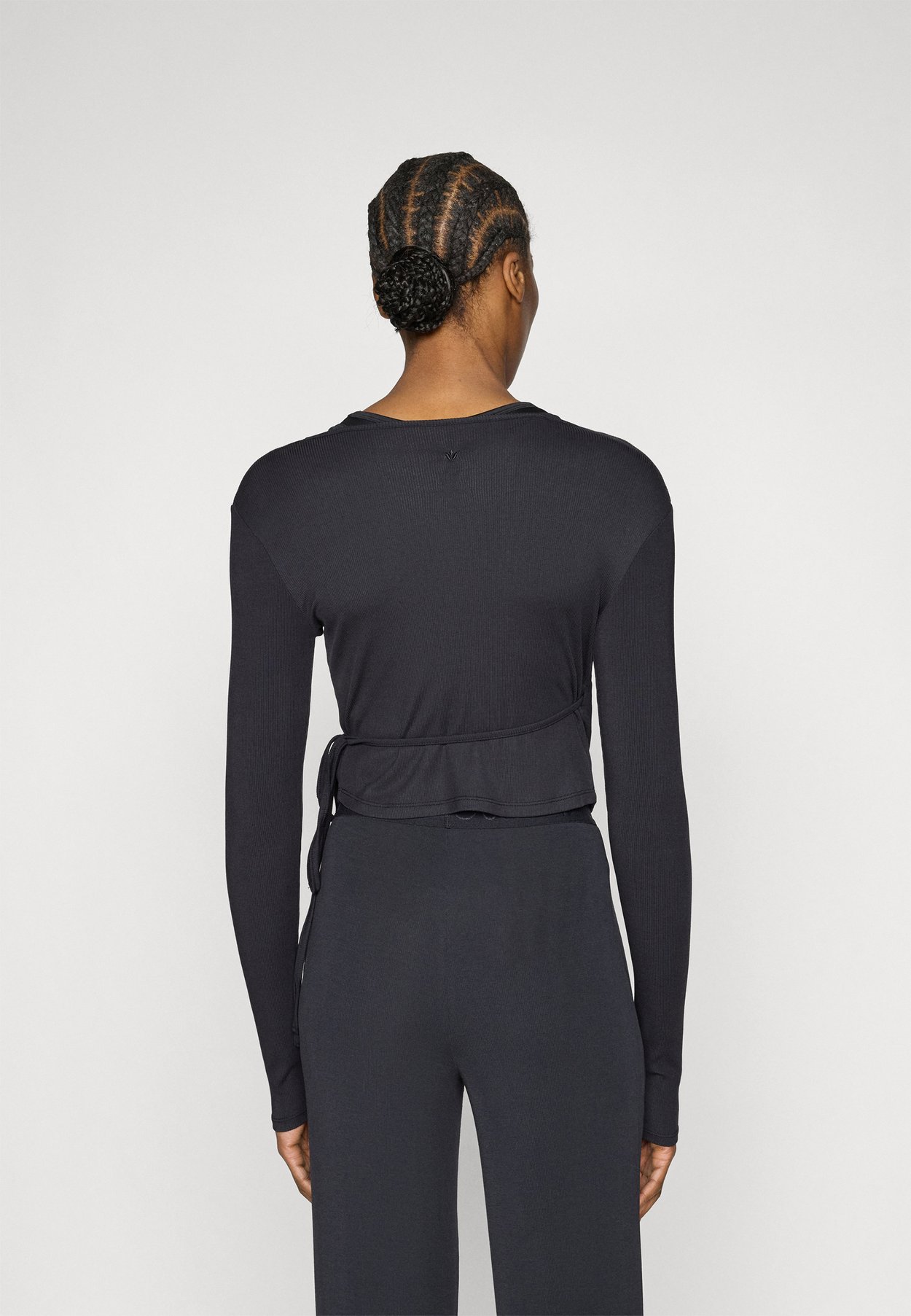 LONG SLEEVE RIBBED WRAP TOP