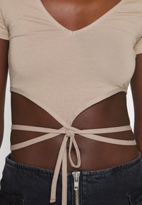 Even&Odd Μπλουζάκι με στάμπα - taupe