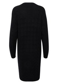 Czarna dzianinowa sukienka o luźnym kroju, z fakturowanym wzorem, długimi rękawami, okrągłym dekoltem i średniej długości krojem.