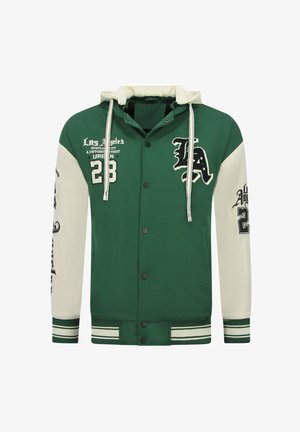 Groen en crèmekleurig varsityjack met capuchon, drukknoopsluiting aan de voorkant, tekst Los Angeles, nummer 28 en decoratieve patches op borst en mouwen.