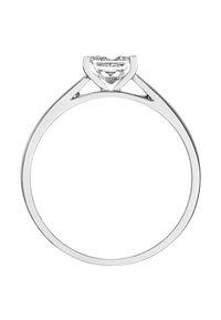 Sølv ring med en trekantet, klar ædelsten sat i en minimalistisk, moderne prongindstilling set fra siden.