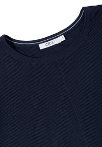 Marinblå ribbad tröja med rund halsringning, som har en kontrasterande ljus rand längs halsen och en sydd etikett som anger storlek S.