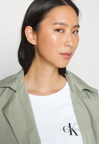 Calvin Klein Jeans MONOLOGO SLIM TEE 2 PACK - T-shirt básica - lipstick pink/bright white