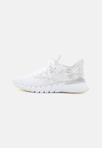 NANO GYM - Treniņkurpes - footwear white/silver metallic/barely grey