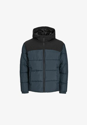 Chaqueta tipo abrigo con capucha; parte superior en negro sólido, parte inferior en verde oscuro; textura acolchada con relleno horizontal; cierre de cremallera completo.