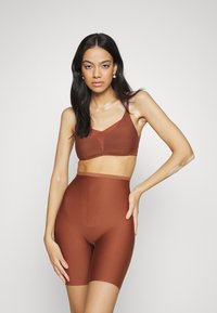 Triumph MY LIGHT SENSATION PANTY - Figūrą formuojantys apatiniai - dark caramel