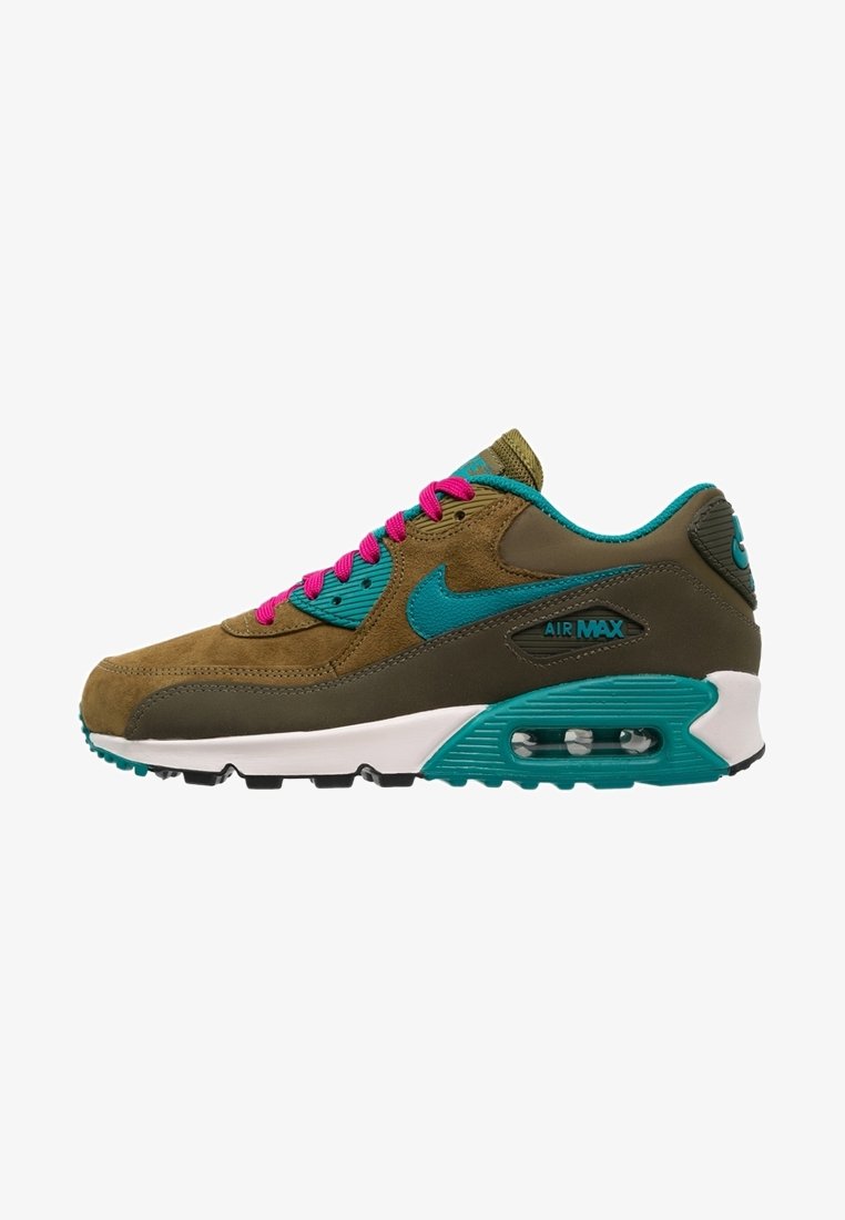 Nike Air Max-sneakers med brun mocka och teal-accenter, rosa snören och en vit sula med synlig luftdämpning.