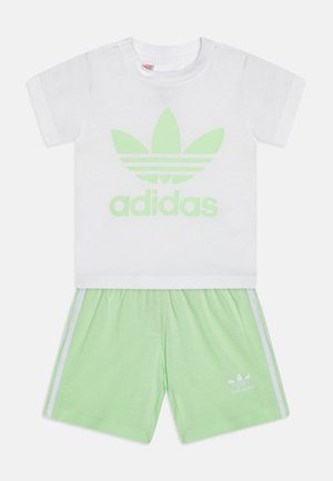 TEE INFANT UNISEX SET - Pantaloni scurți - semi green spark