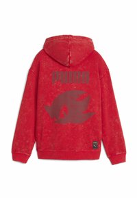 Czerwona bluza z kapturem z wyblakłym logo Pumy i grafiką Sonic the Hedgehog na plecach, z prążkowanymi mankietami i dołem.