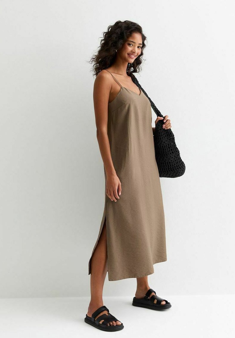 PRE-ORDER / Alesha midi jurk - Kaki