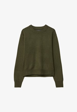 Oliven grøn crewneck sweater med lange ærmer og ribbede manchetter og kant, vist mod en hvid baggrund.