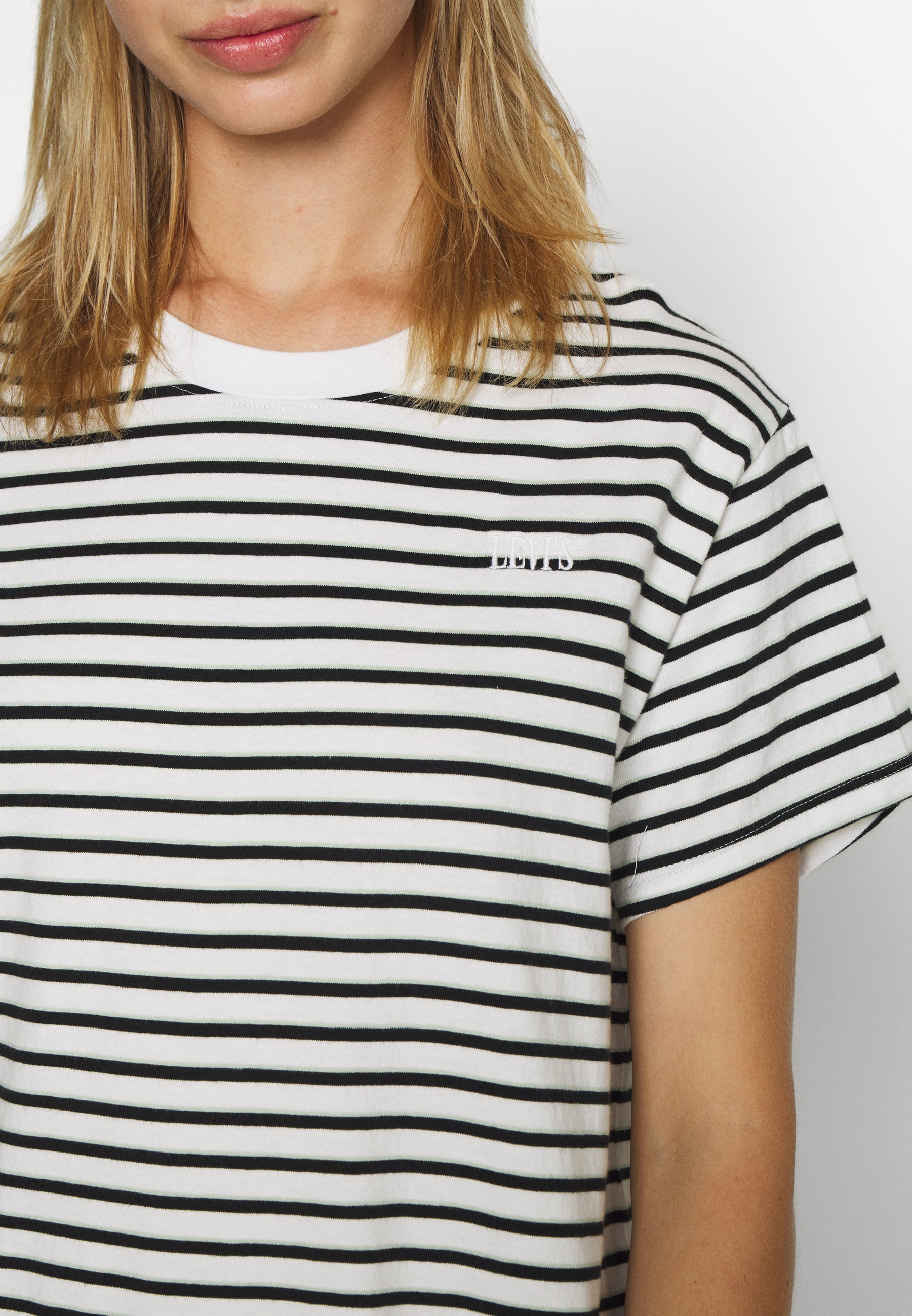 robe tee shirt levis