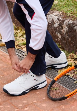 Fila CAMPO - Vairāku kortu tenisa apavi - white/navy