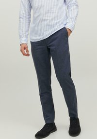 Jack & Jones - JPRRIVIERA SLIM FIT - Pantaloni - navy blazer Immagine in miniatura 1