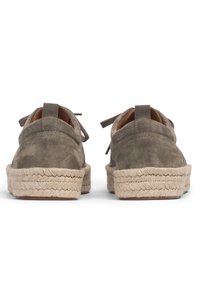 FRED MARTIN COLLECTION MYKONOS - Espadrillas - olive suede