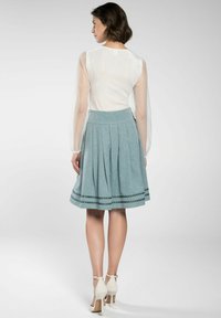 Thumbnail Image 4