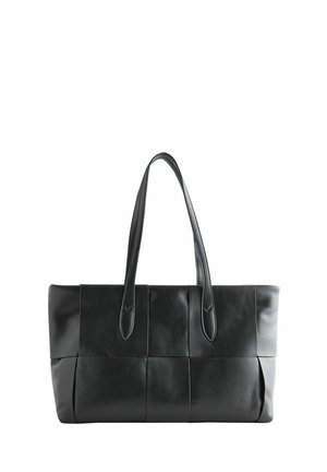 Schwarze Ledertasche mit glatter Textur, rechteckiger Form und zwei langen Griffen; verfügt über ein angenähtes Panel-Design für zusätzliche Details.