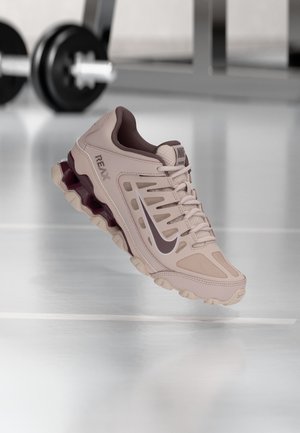 Nike Performance REAX 8 - Trainingsschuh - silt red/tattoo/platinum-coloured violet