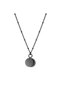 Zwart metalen halsketting met een ketting en een ronde hanger. De hanger heeft een gestructureerd patroon aan de ene kant en een gladde oppervlakte aan de andere kant.