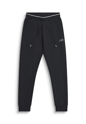 Pantaloni jogger neri a gamba affusolata con vita elasticizzata, coulisse, tasche laterali, polsini rifiniti e piccolo logo bianco "AM" sulla coscia sinistra.