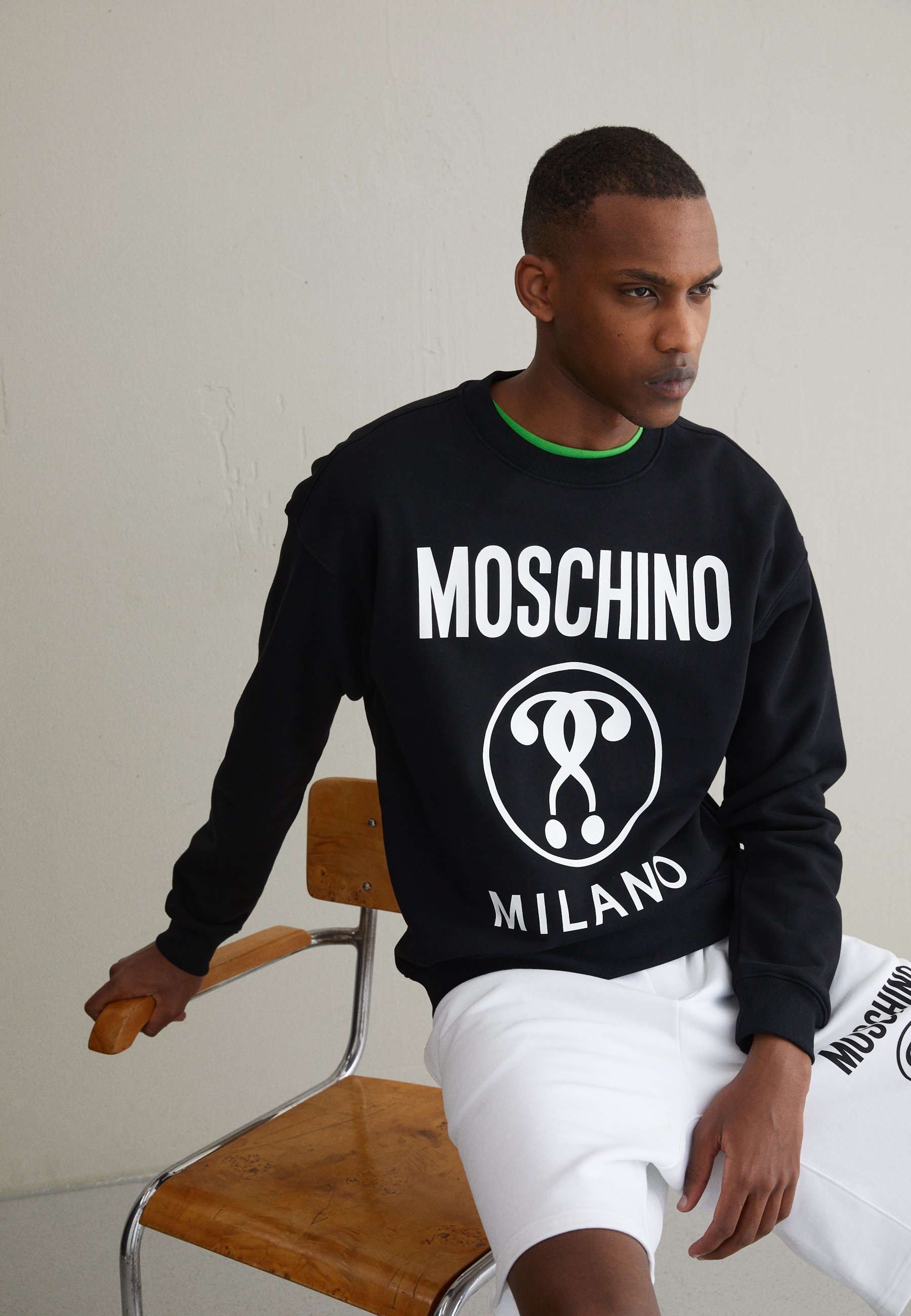 moschino sweat shirt