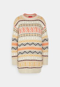 Maglione lavorato a maglia con una base crema caratterizzato da motivi multicolori in arancione, rosa, nero e giallo. Collo a giro e polsini a coste.