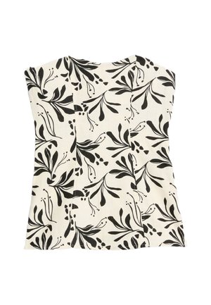 Witte stoffen top met een zwart bloemenpatroon met bladeren en bessen. Het ontwerp heeft een bootvormige halslijn en mouwen tot op de schouders.