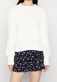 VILA Stickad tröja - white