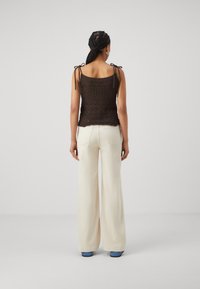 ONLY Top - brown